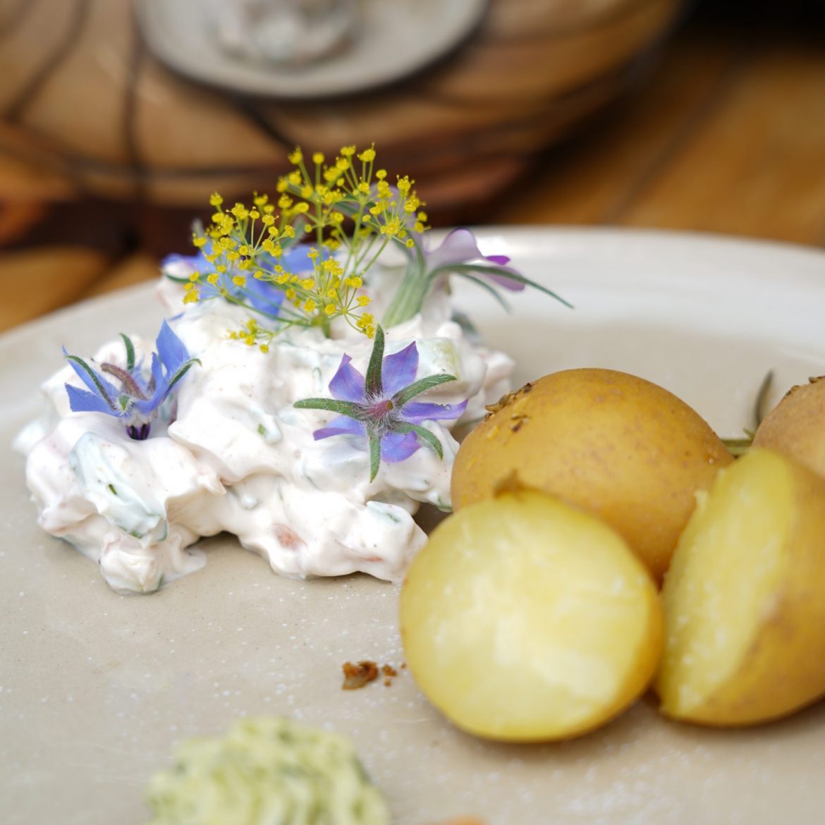 Pellkartoffeln mit buntem Gemüsequark