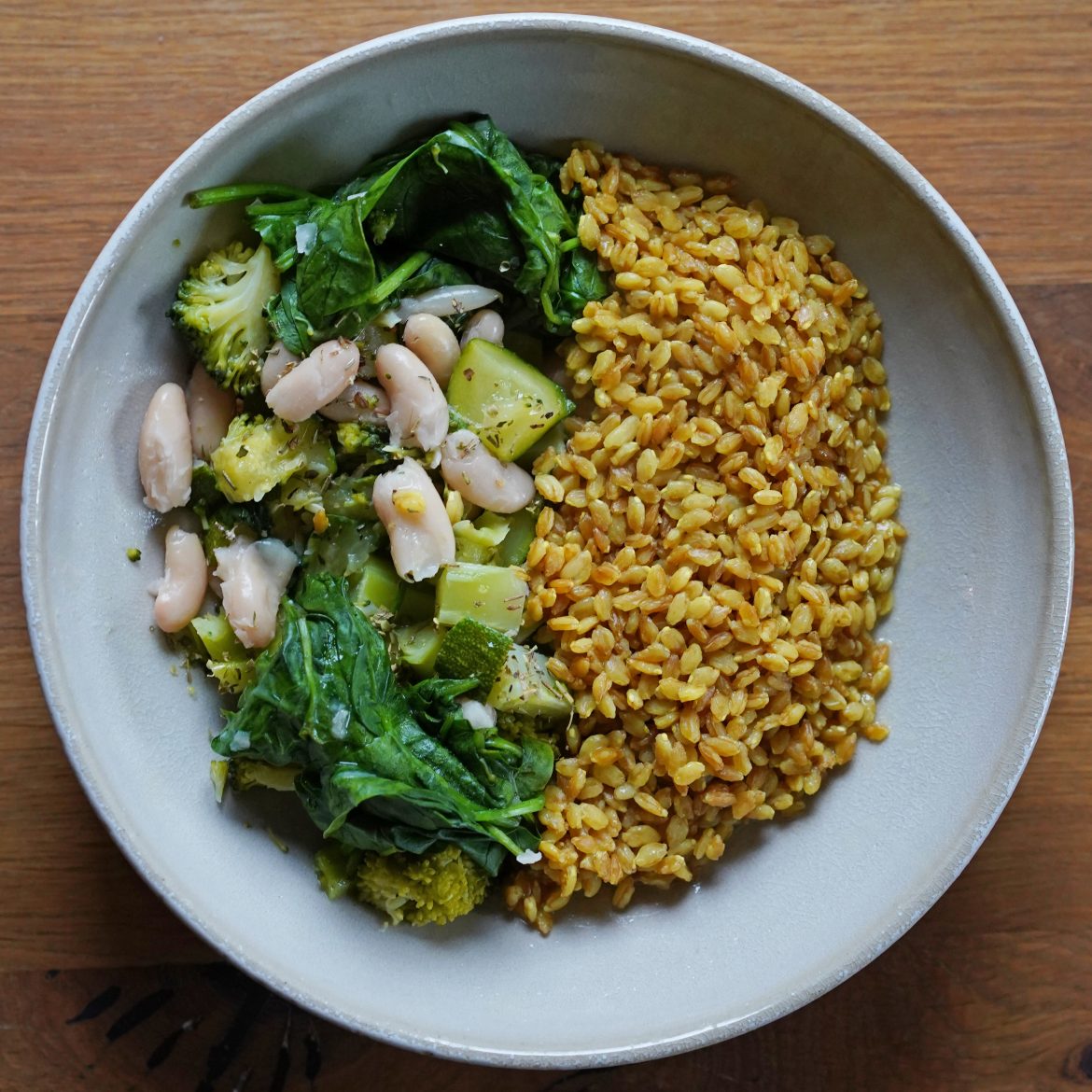 Gedünstetes grünes Gemüse mit Chiemgau Urkorn