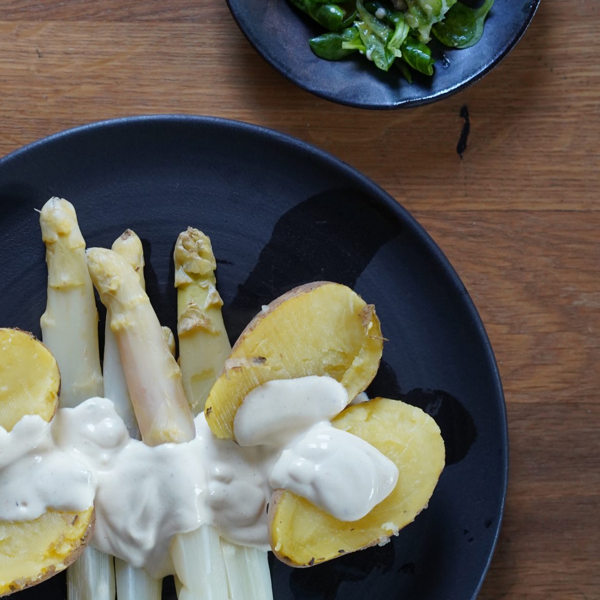 Spargel mit veganer Hollandaise